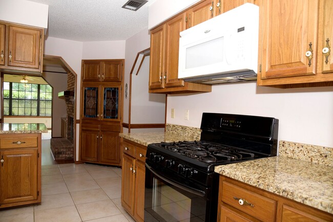 Building Photo - 3 Bedroom in Bluewater Bay!