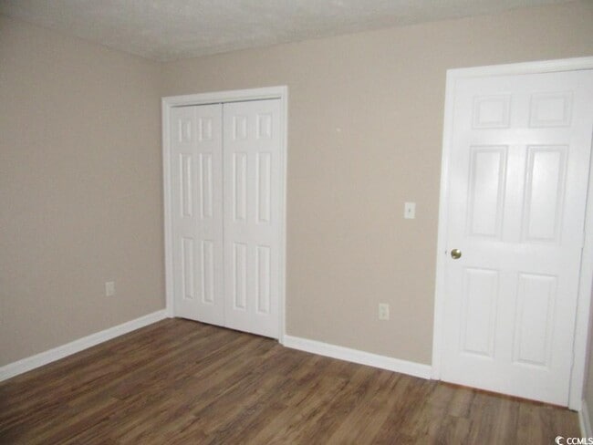 Building Photo - 4107 Pinehurst Cir