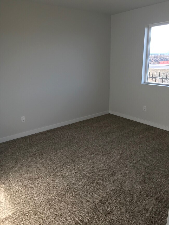 Building Photo - 282 S Sunset Point Way