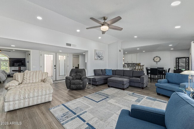 Building Photo - 26241 S Lakemont Dr