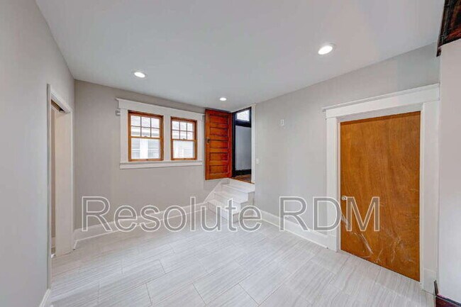 Building Photo - 110 N Riley Ave