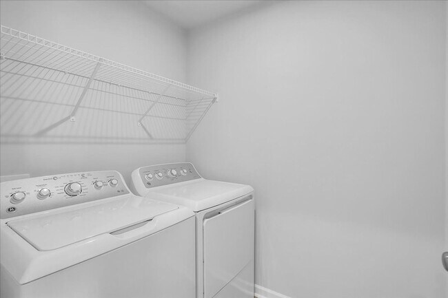 Building Photo - AVAILABLE NOW! Brand New 3-Bedroom Townhou...