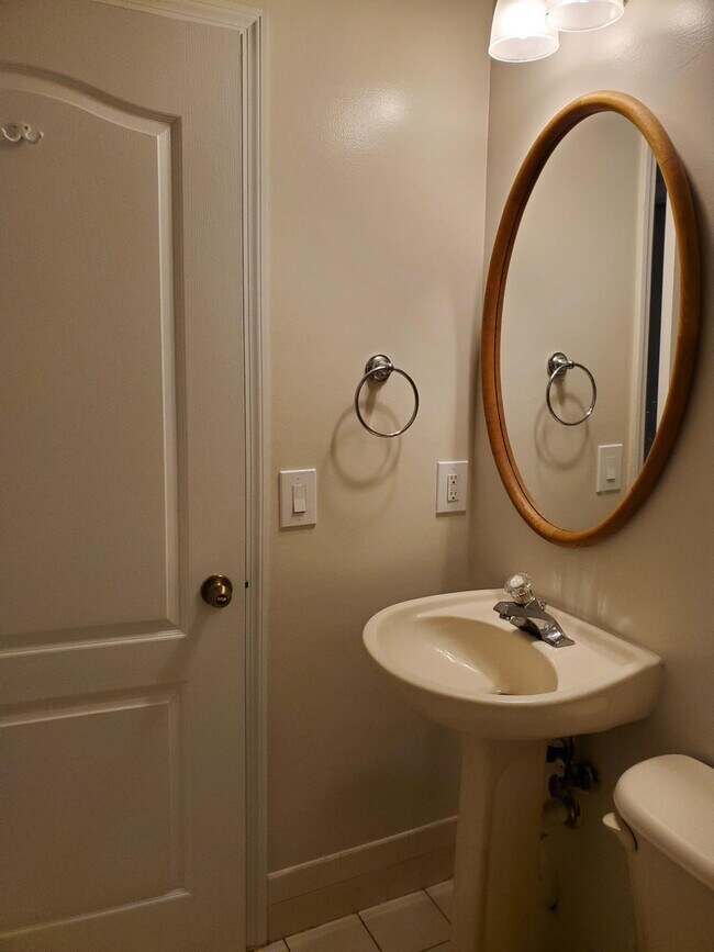 Building Photo - 2286 Shoma Dr