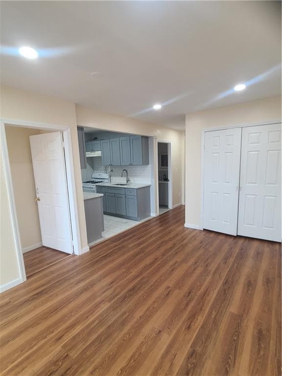 Building Photo - 179 Newport St