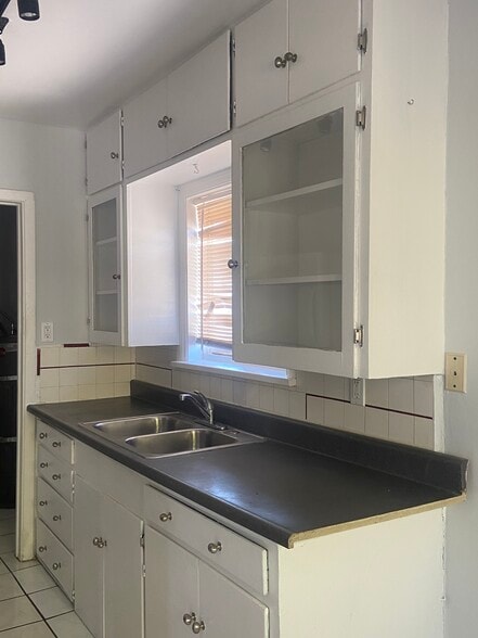 Building Photo - 1821 Jefferson St