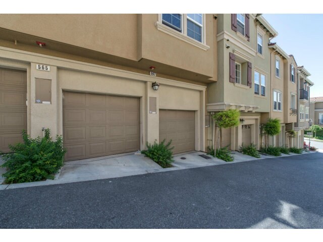 Building Photo - 557 Adeline Ave