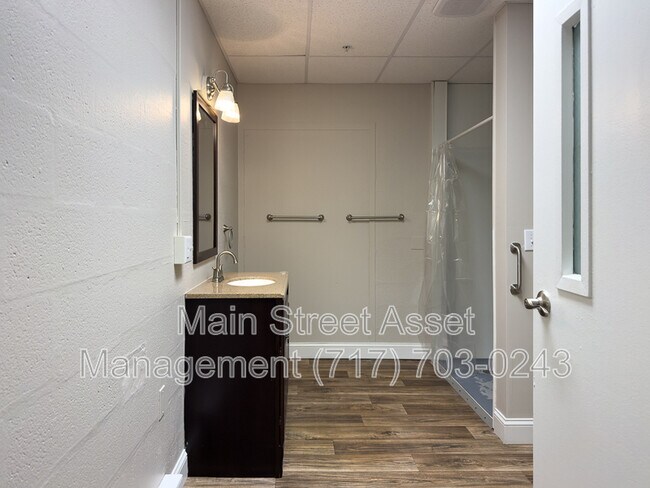 Building Photo - 100 S Front St