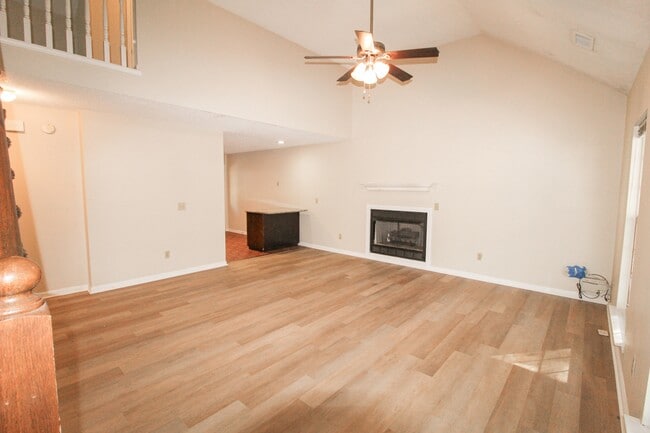 Building Photo - 507 S Kevin Ct