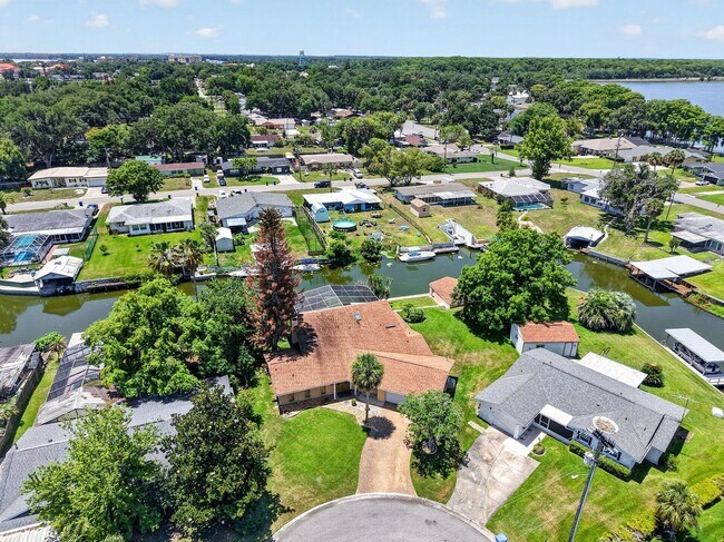 Building Photo - 1627 Canal Ct