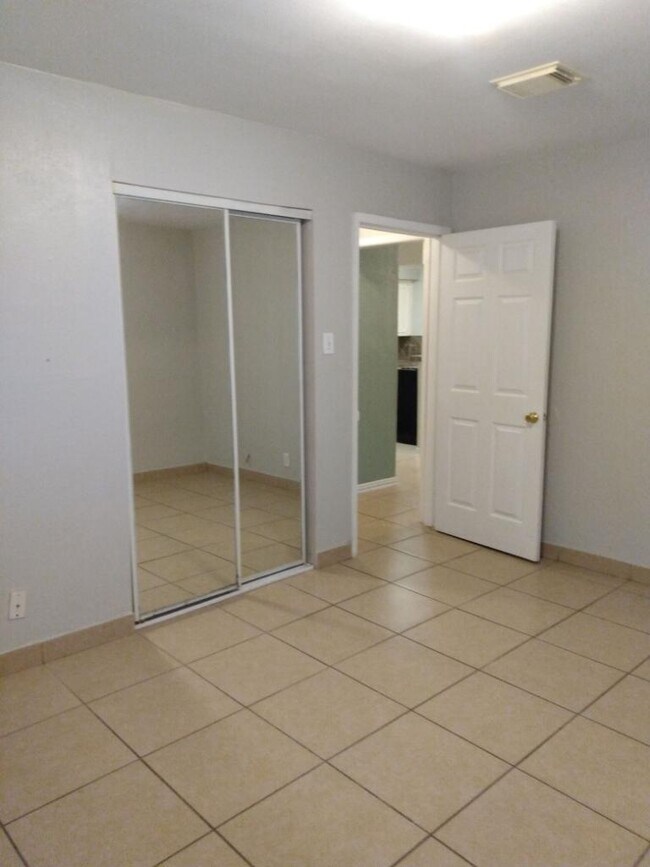 Building Photo - 4410 Nicholini St