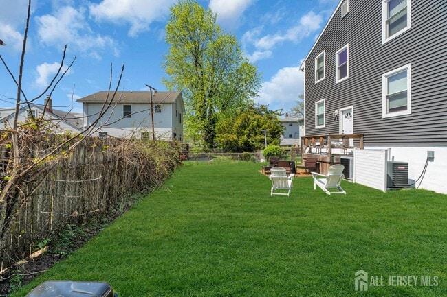 Building Photo - 36 Van Buren Ave