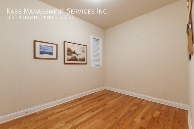 Building Photo - 1023 N Leavitt St