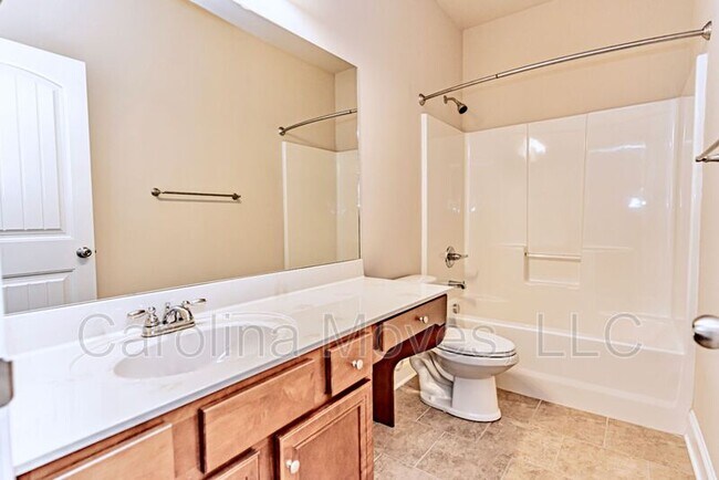 Building Photo - 12 Glenmora Rd