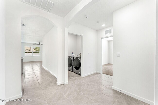 Building Photo - 2309 Jupiter Blvd SW