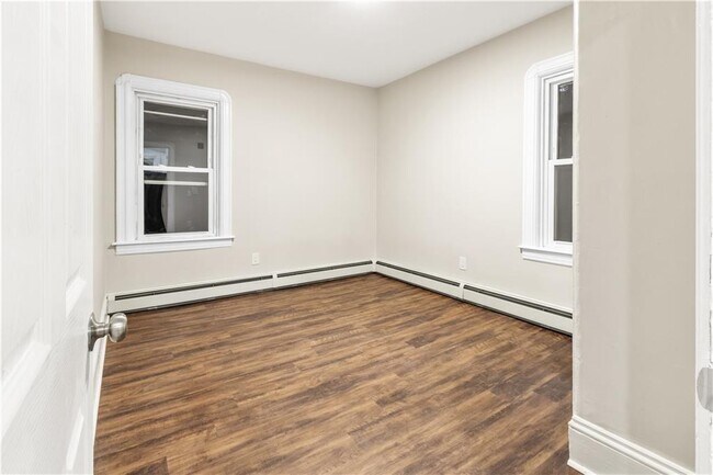 Building Photo - 538 Power Rd