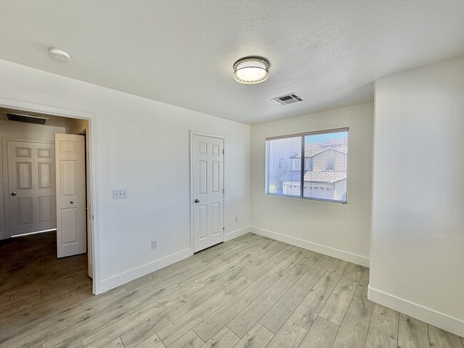 Building Photo - 5863 Rose Tiara Dr