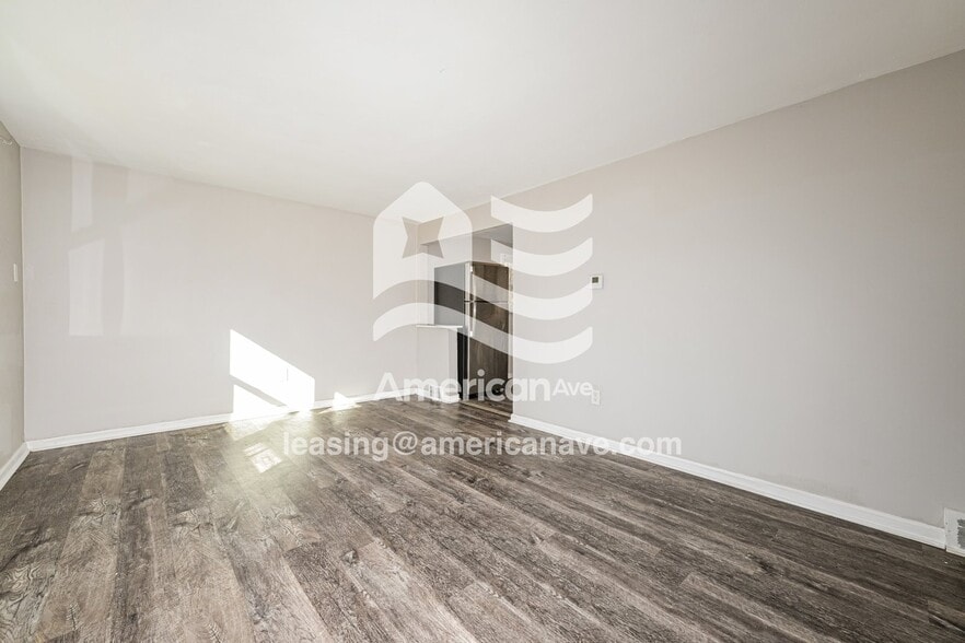 Building Photo - 401 Johnston Rd