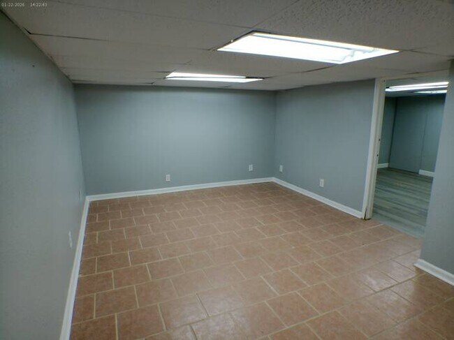 Building Photo - Charming 4-bedroom and 2 full baths home located in Independence, MO.