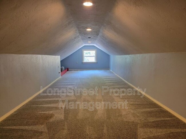 Building Photo - 780 SE Marion Ave