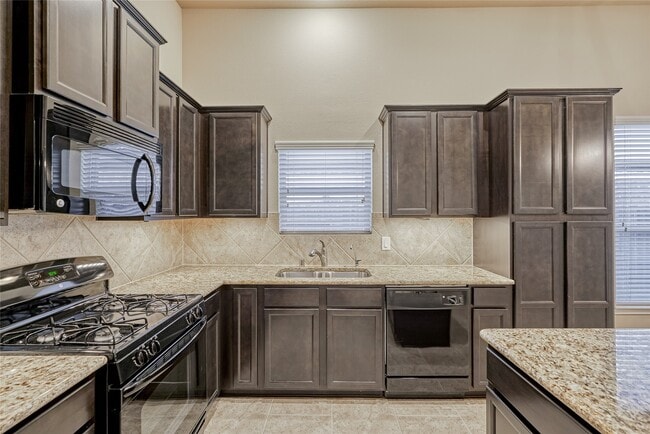 Building Photo - 8934 Alcina Dr