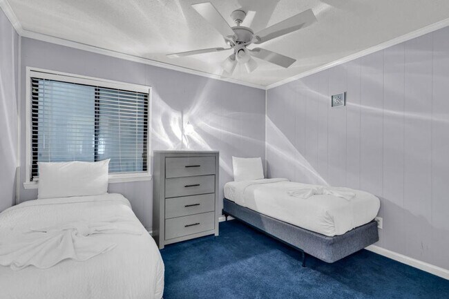 Building Photo - 828 Oxbow Dr