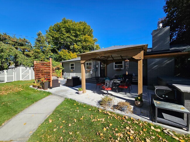 Building Photo - Target Range Single Family Home - 3bdrm (+bonus), 2bath, great yard, garage.  Summer Rental