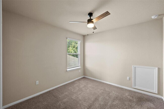 Building Photo - 135 Cibolo Creek Dr