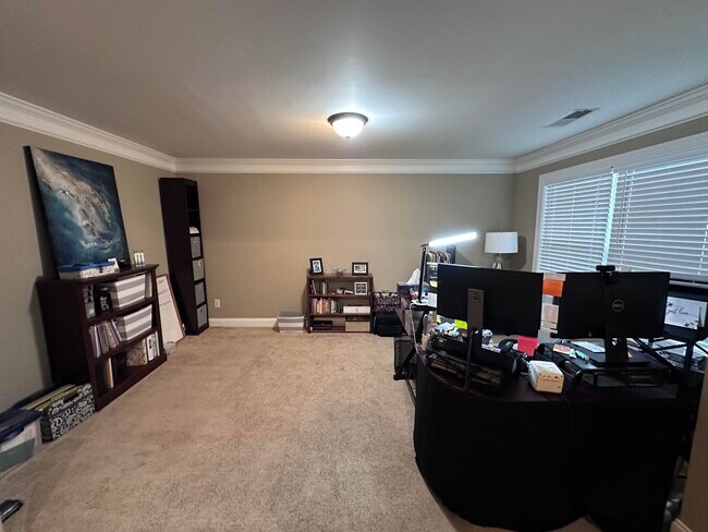 Building Photo - 1440 Summit Way