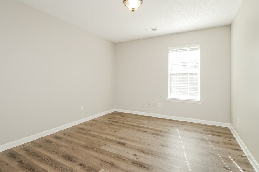 Building Photo - 5791 Pecan Trce