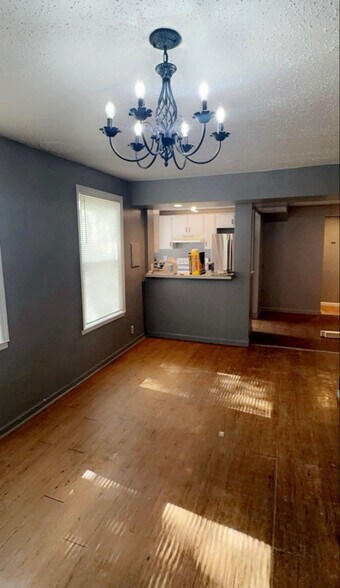 Building Photo - 3022 Deleuil Ave