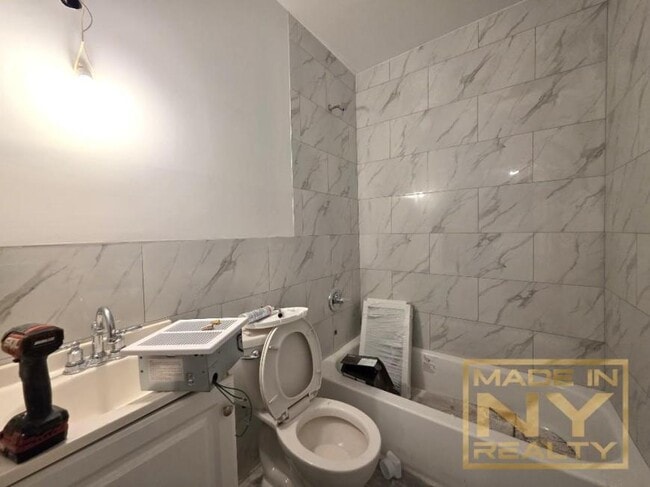 Building Photo - 1 bedroom in JAMAICA NY 11435