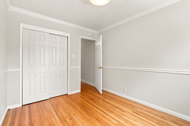 Building Photo - Spacious 4-bedroom 2-Bath in Desirable Area in Walnut Creek!