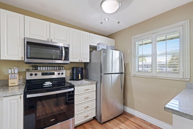 Building Photo - 2700 Fiore Way