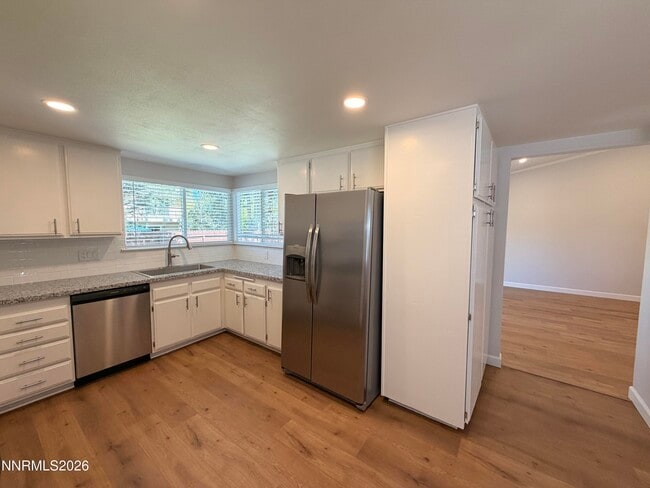 Building Photo - 795 Twin Pines Ct