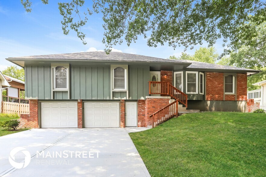 Primary Photo - 409 NW Meadowview Dr