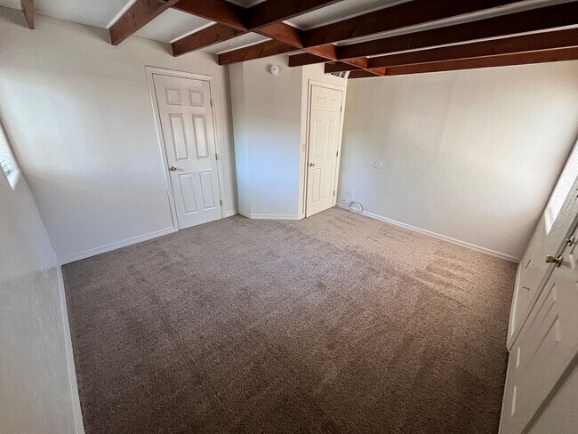 Building Photo - Central- 3 bedroom/ 2 bathroom house