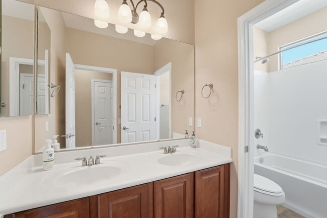 Building Photo - Spacious 3-Bedroom + Loft Home with Mounta...