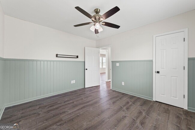 Building Photo - 261 Lagrange St