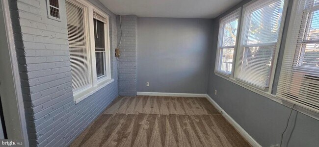 Building Photo - 1220 16th St NE