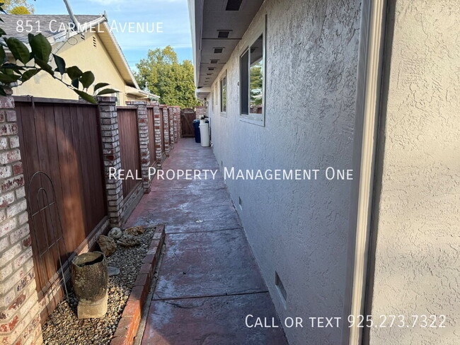 Building Photo - 851 Carmel Ave