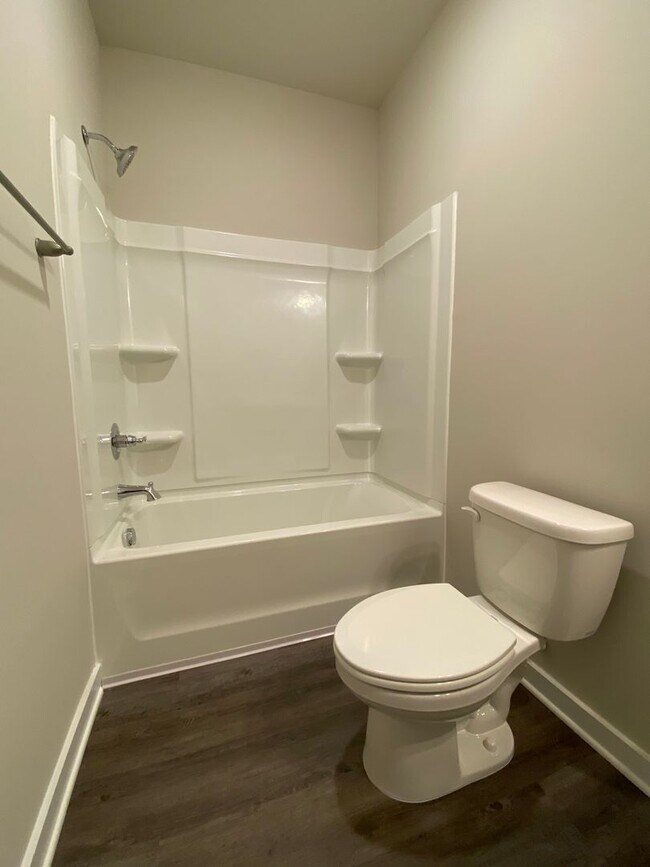 Building Photo - 130 Ridgeview Cir