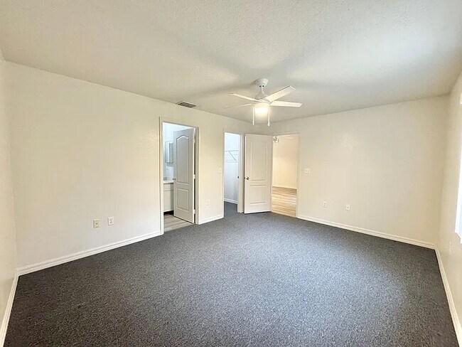 Building Photo - 3228 Courtney Dr