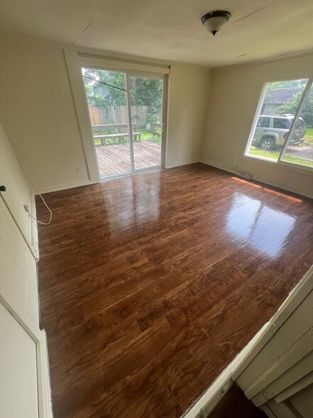 Building Photo - 1349 Yates Ave