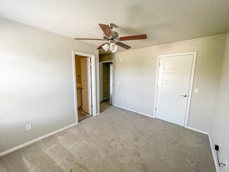 Building Photo - 4173 W Santa Maria Ln