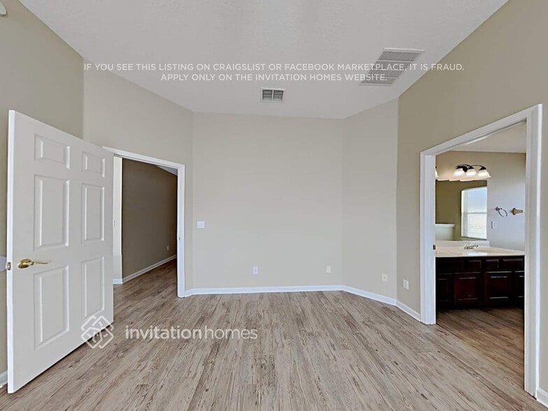 Building Photo - 3636 Live Oak Hollow Dr