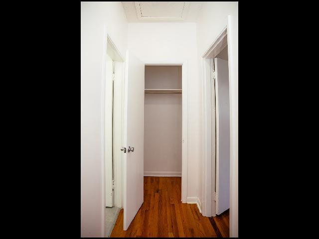 Building Photo - 312 Barton St