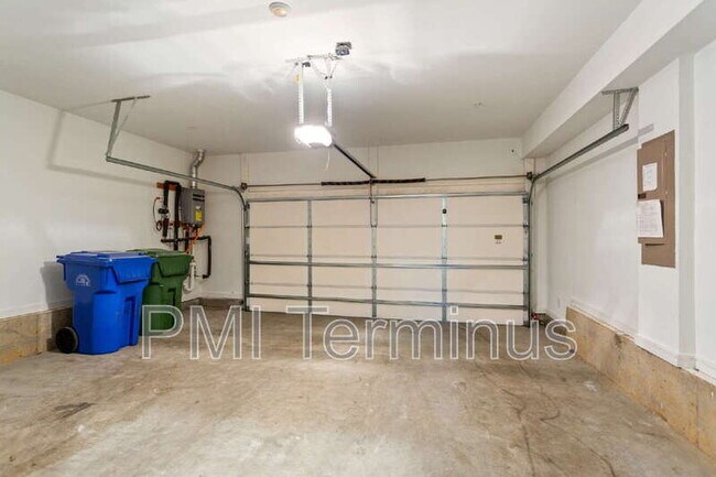 Building Photo - 609 Broadview Terrace NE