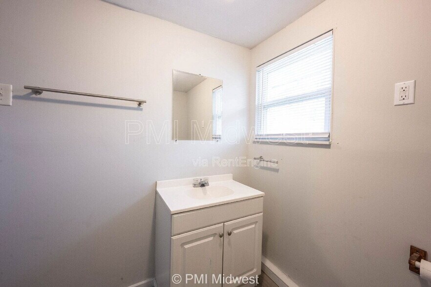 Building Photo - 1626 S Ritter Ave