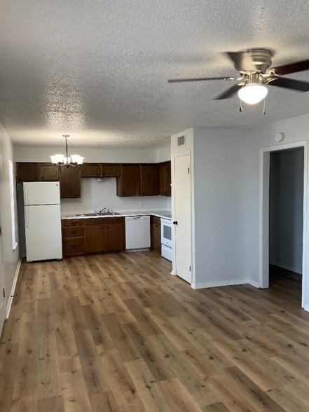 Building Photo - 1501 N 7th Ave