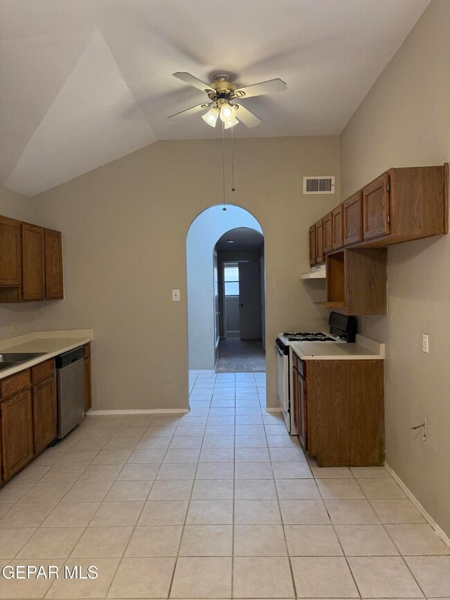 Building Photo - 741 Villa Vanessa Dr